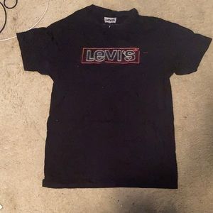 Black Levi’s shirt